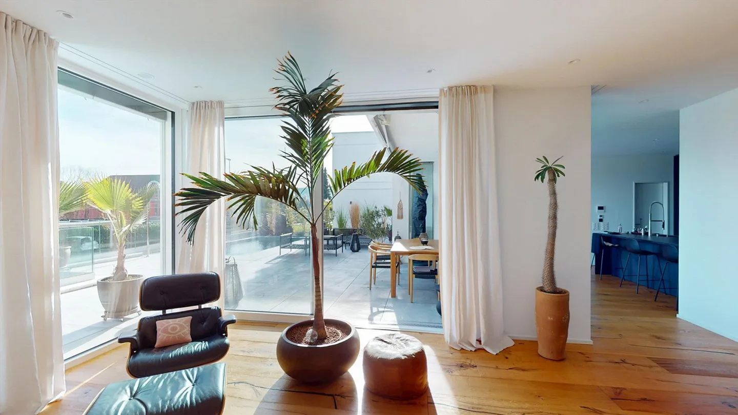 Oberwil Prime Location: Modern, Light-Filled 6-Room Villa with Pool, Garden and Separate Apartment - Photo 4 of 14