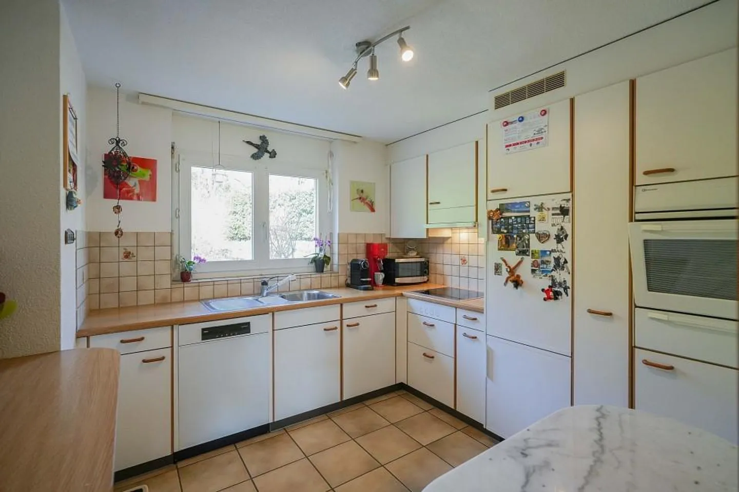 Wohnen mit Ferien-Feeling: 5.5 Zimmer-Doppel-Einfamilienhaus an ruh... - Foto 5 di 13