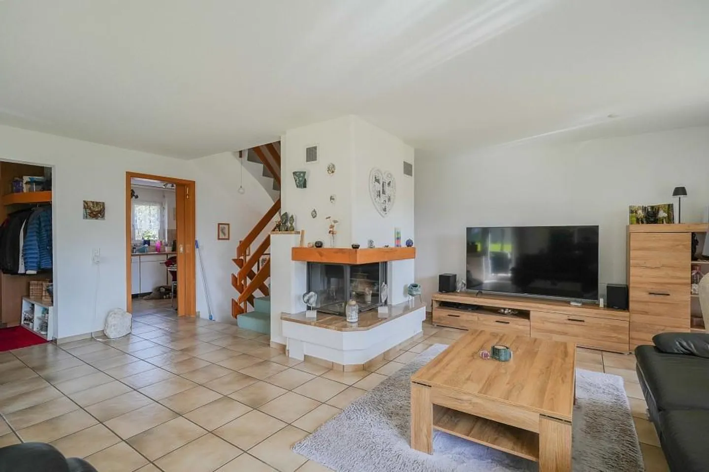 Wohnen mit Ferien-Feeling: 5.5 Zimmer-Doppel-Einfamilienhaus an ruh... - Foto 6 di 13