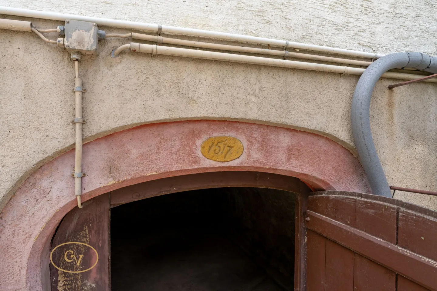 Historical cultural monument with exceptional development potential - Photo 39 of 43