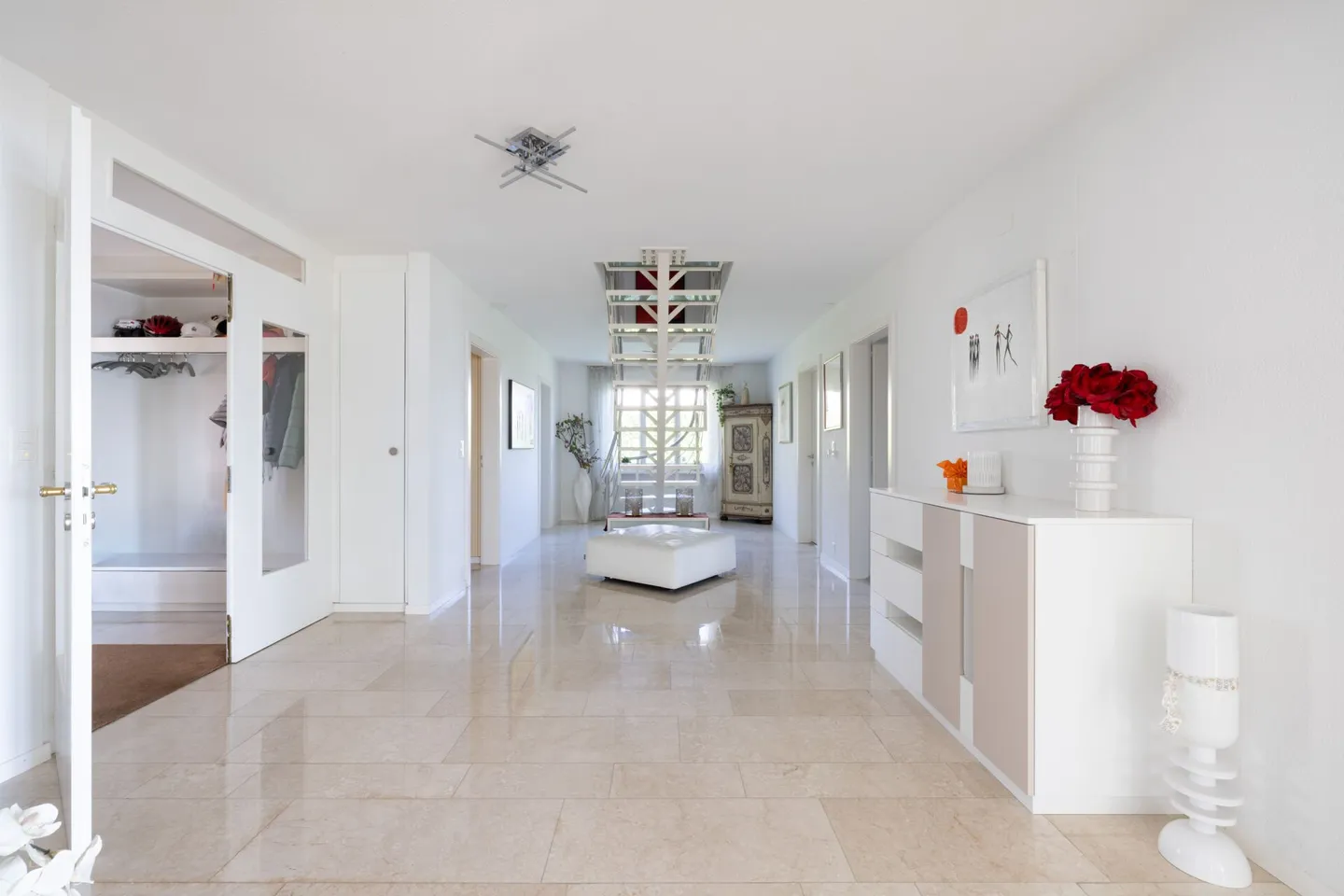 Live like on vacation: Exceptional single-family home - Photo 2 of 13