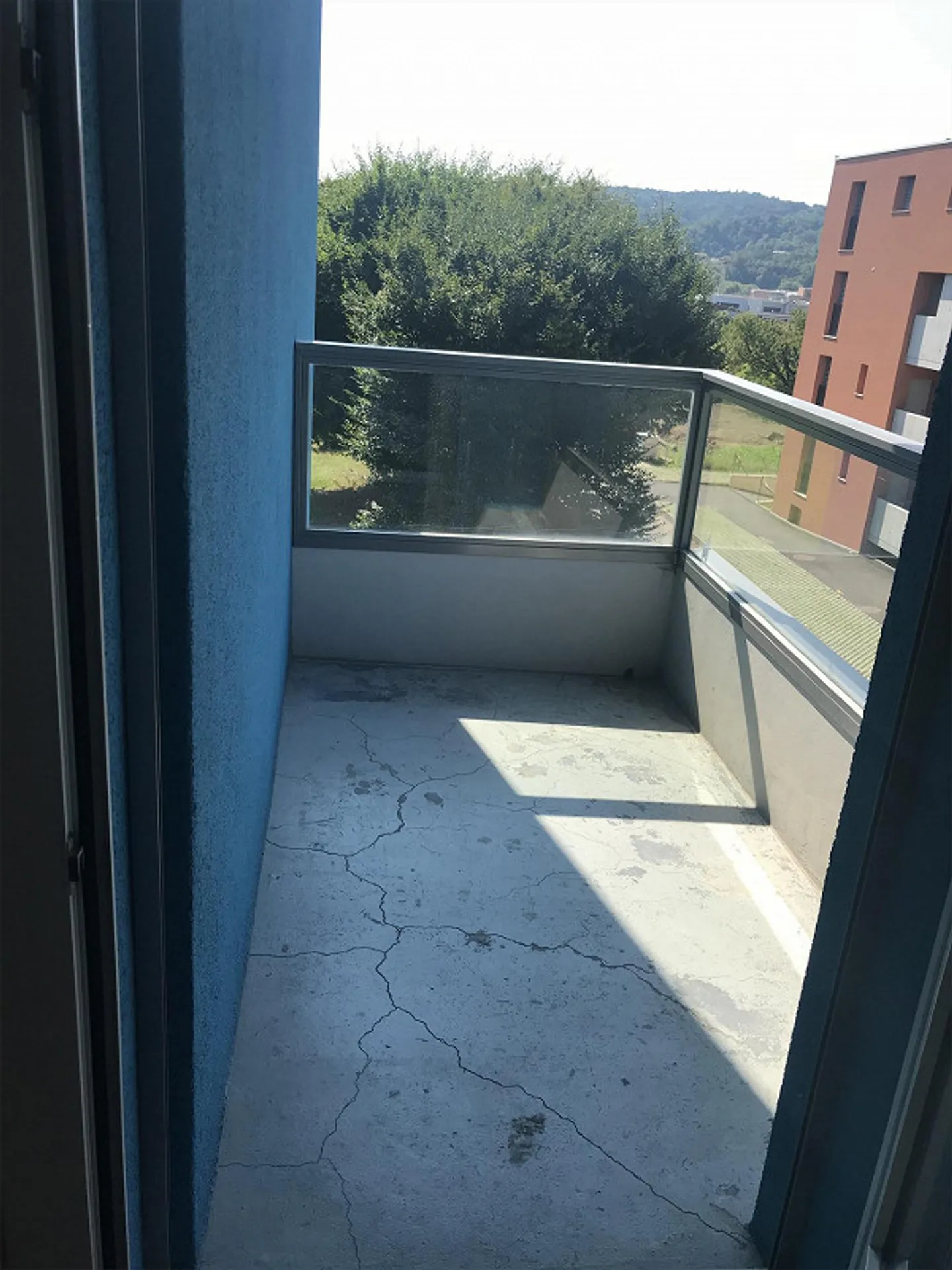 2.5 locali luminoso con terrazzo, cantina e posteggio - - Foto 6 di 12