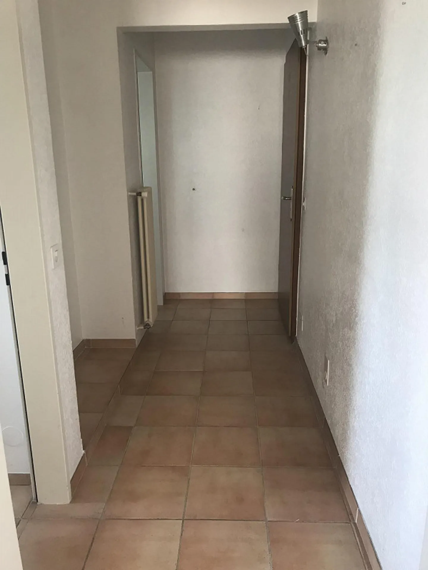 2.5 locali luminoso con terrazzo, cantina e posteggio - - Foto 9 di 12