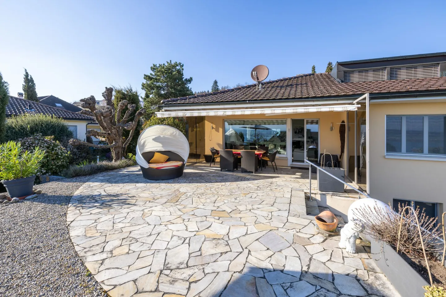 Live like on vacation: Exceptional single-family home - Photo 12 of 13
