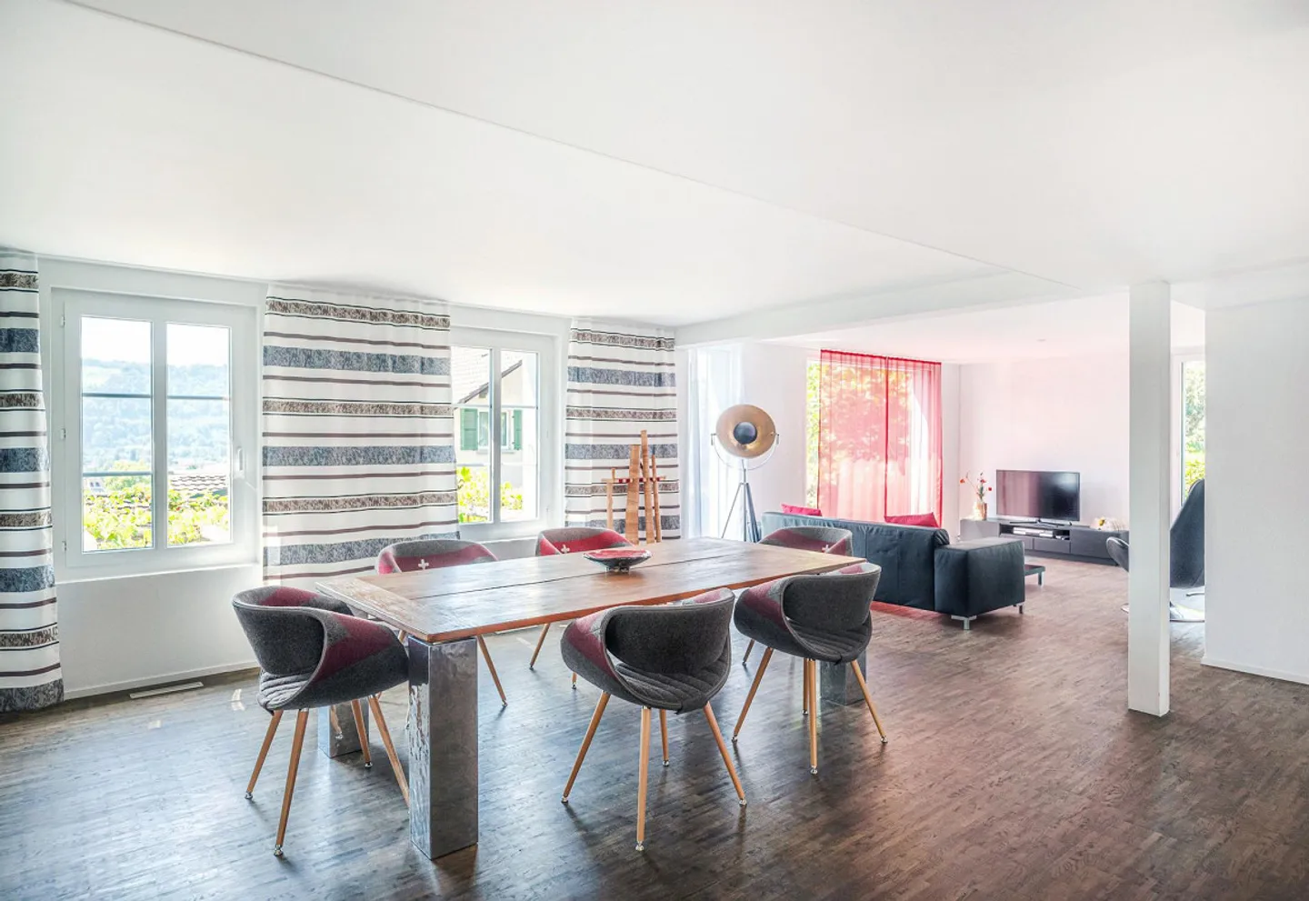 Exclusive two-family house with garden oasis and pool in a preferred location... - Photo 6 of 13