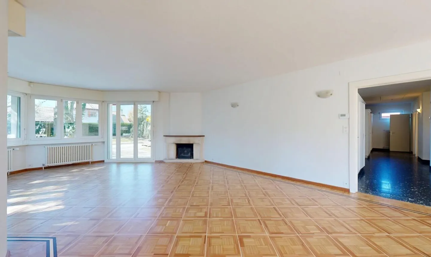 Incantevole casa familiare con studio indipendente, giardino e piscina - Foto 4 di 13