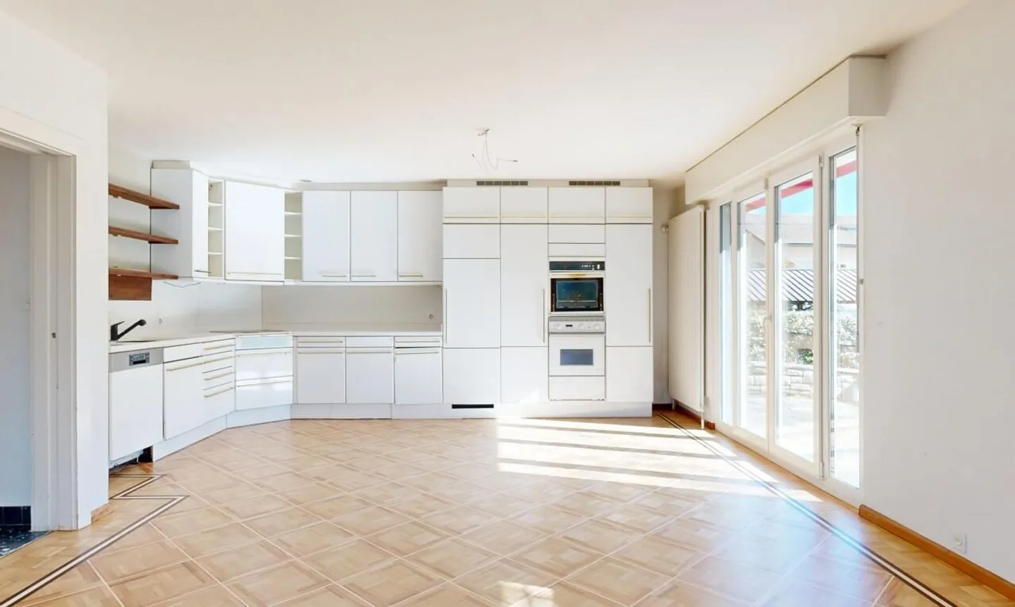 Incantevole casa familiare con studio indipendente, giardino e piscina - Foto 7 di 13