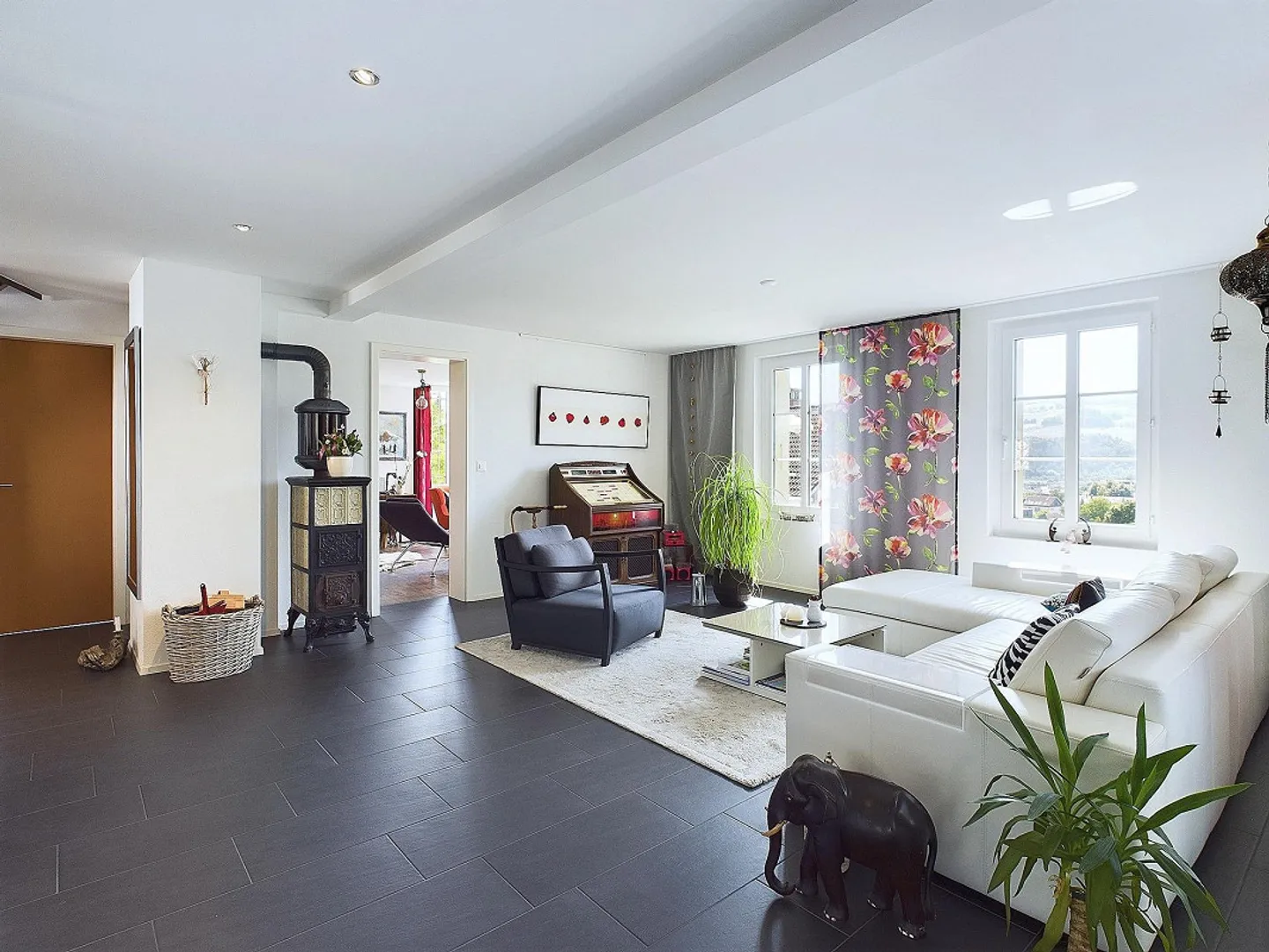 Exclusive two-family house with garden oasis and pool in a preferred location... - Photo 9 of 13