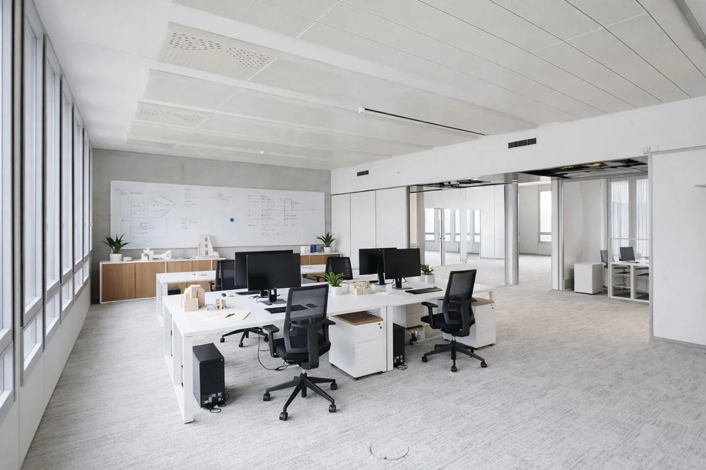 La tua nuova sede su 2.700 m²! - Foto 2 di 13