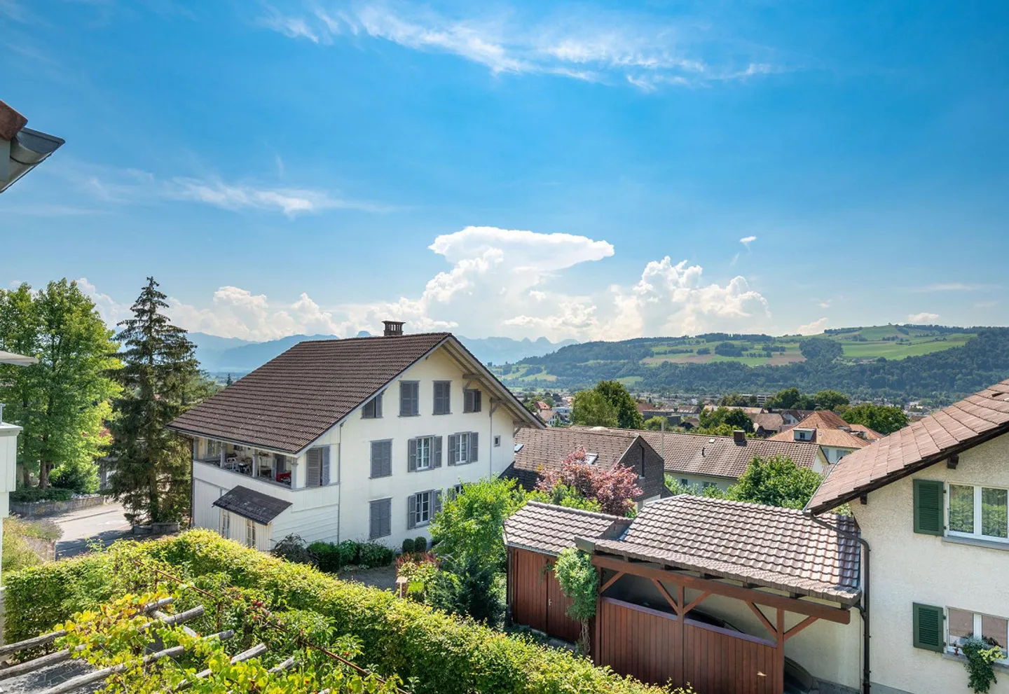 Exclusive two-family house with garden oasis and pool in a preferred location... - Photo 11 of 13