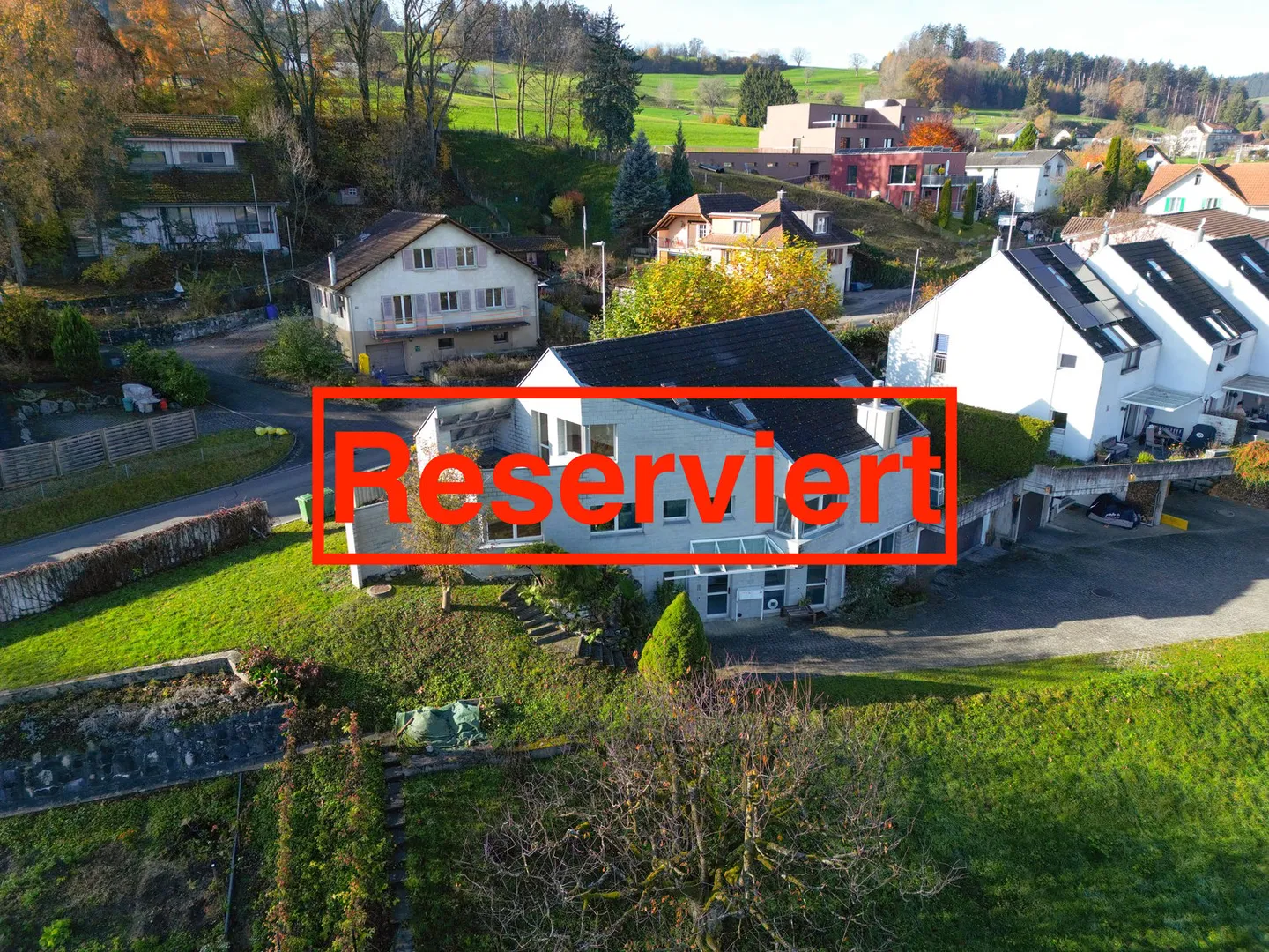Light-flooded architect house with breathtaking views - Photo 1 of 23