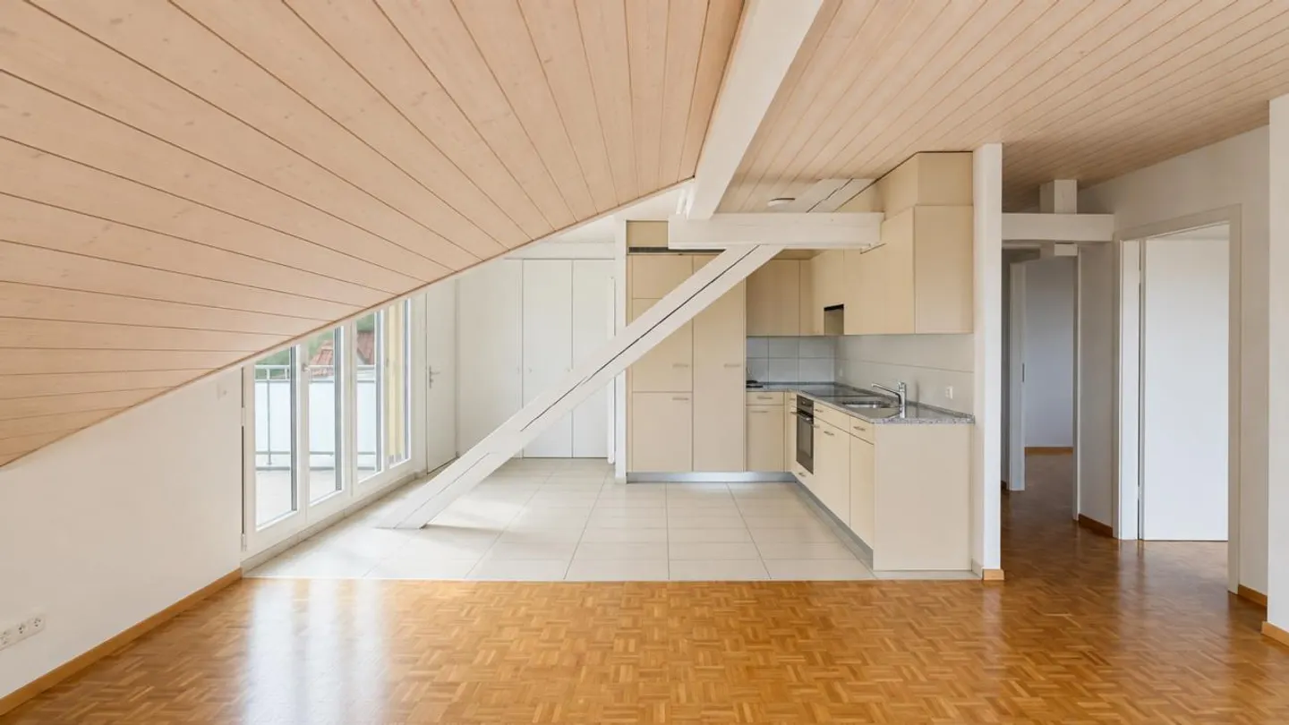 Charmante Dachgeschosswohnung in Kreuzlingen - Foto 1 von 9