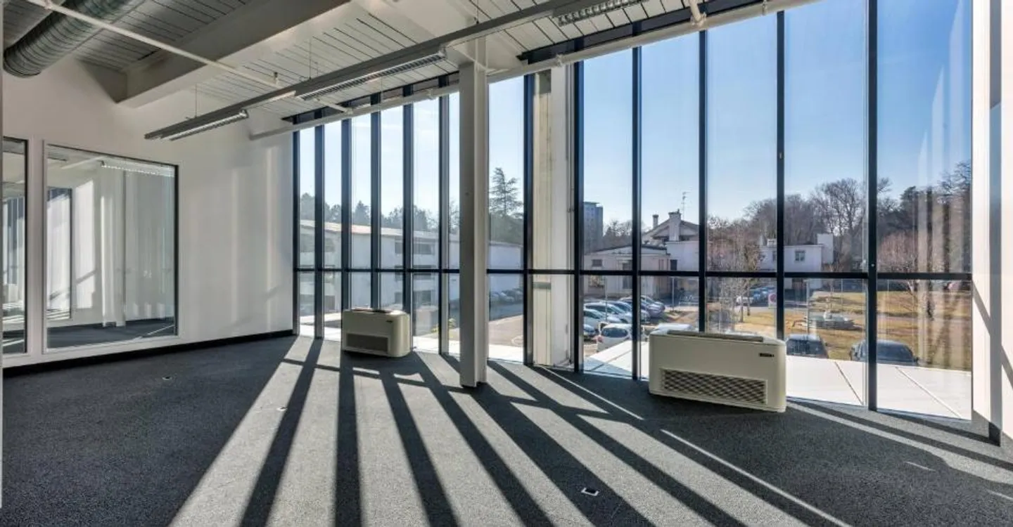 Uffici attrezzati di circa 6.000 m2 DIVISIBILI a Versoix - Foto 5 di 8
