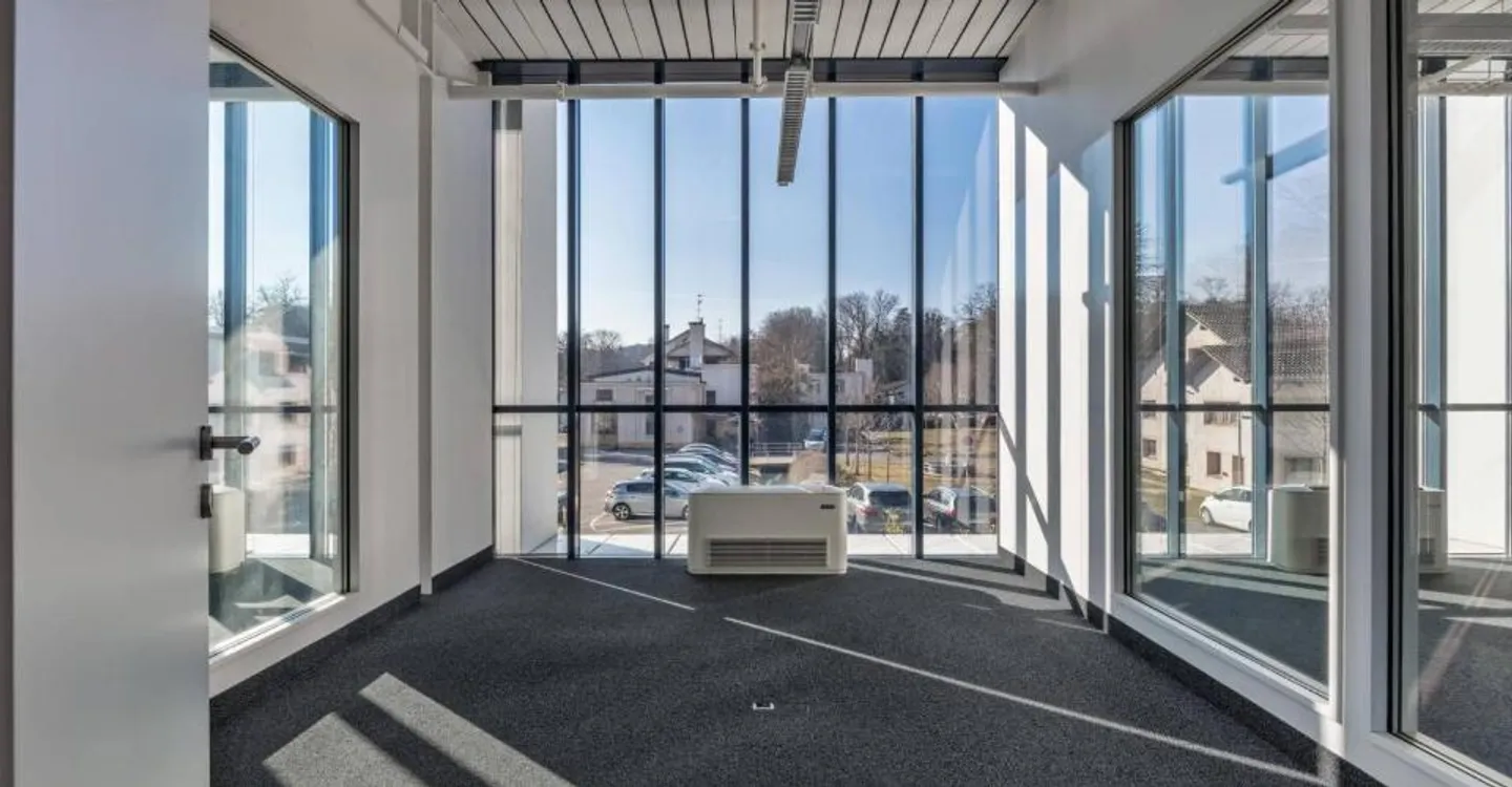 Uffici attrezzati di circa 6.000 m2 DIVISIBILI a Versoix - Foto 6 di 8