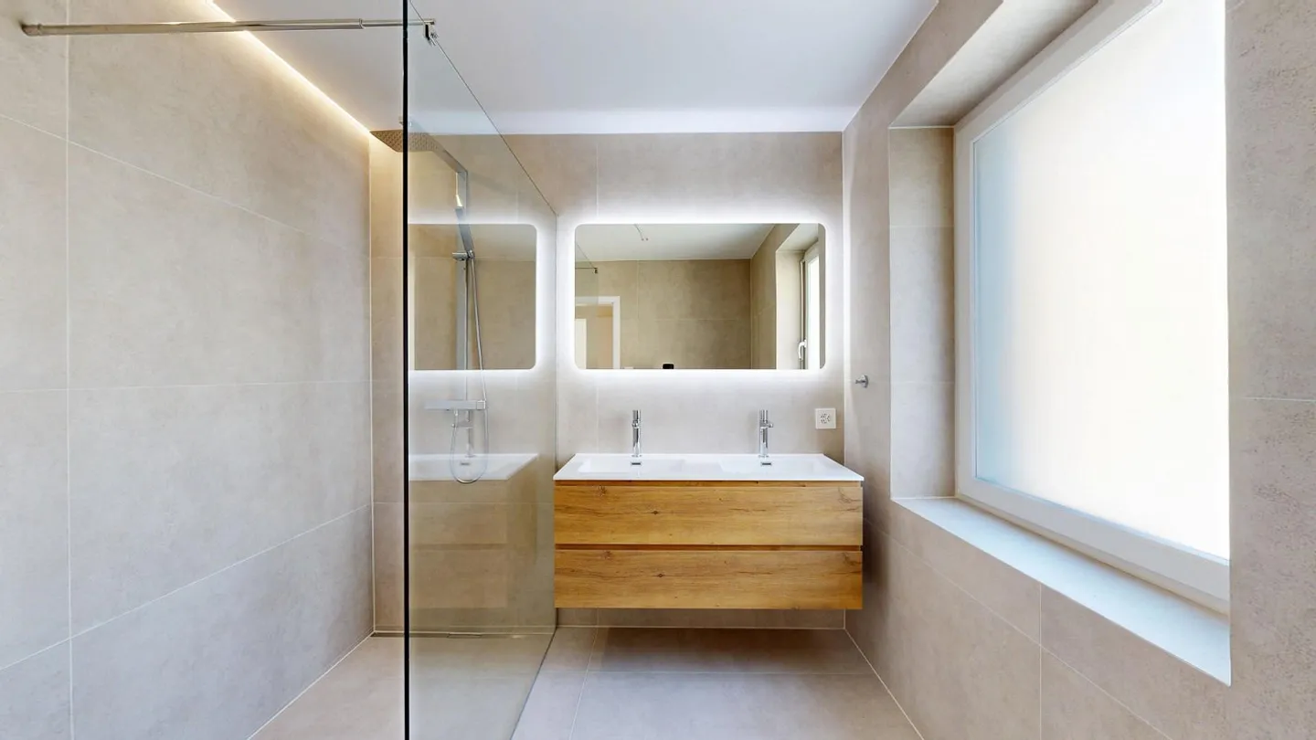 Casa unifamiliare completamente ristrutturata con charme e comfort - Foto 9 di 13