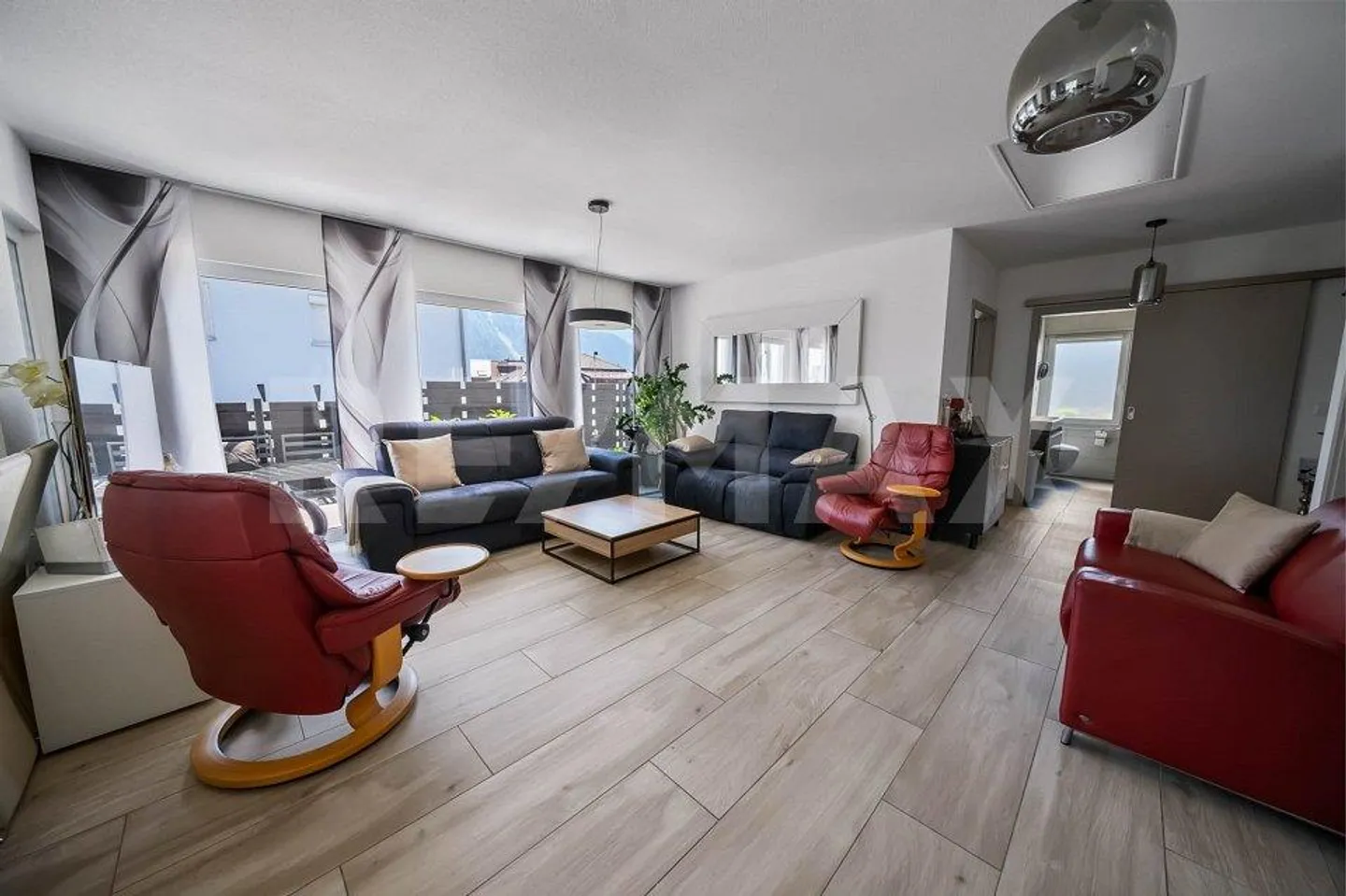 Eleganz und Komfort auf einer Ebene im Herzen von Chamoson - Foto 9 von 13