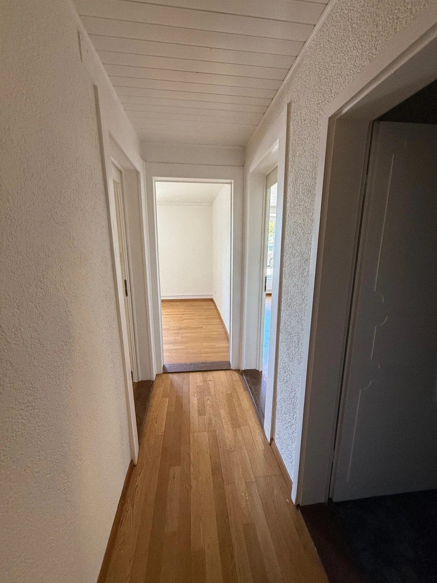 Appartement avec 3.0 pièces au rez-de-chaussée - Photo 2 sur 10