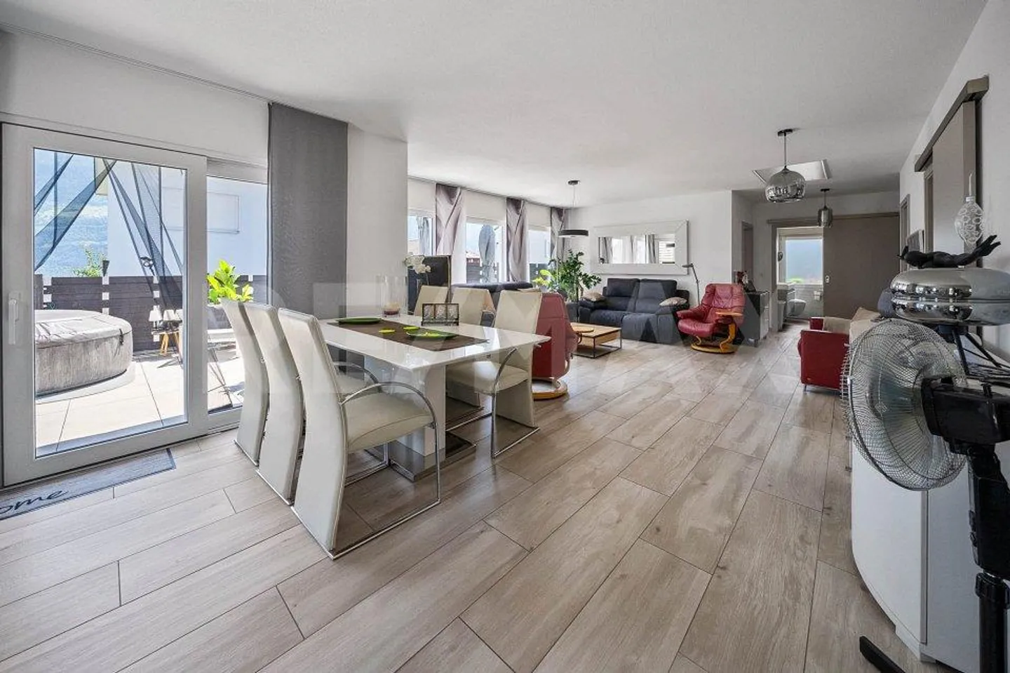 Eleganz und Komfort auf einer Ebene im Herzen von Chamoson - Foto 12 von 13