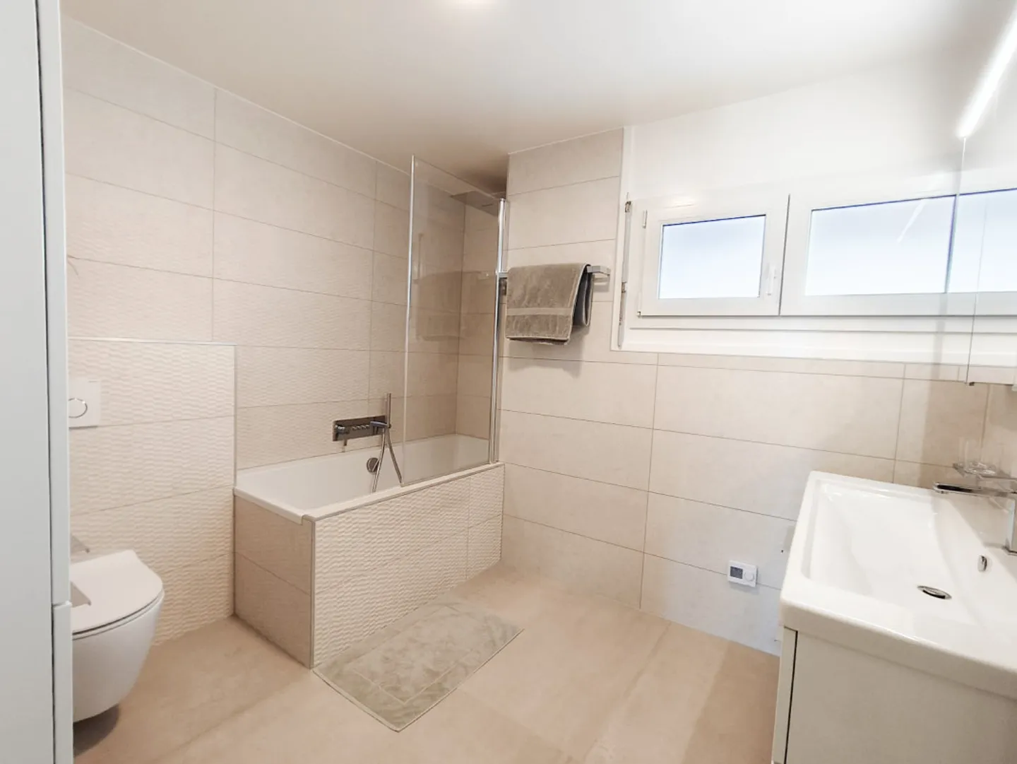 Charming semi-detached villa with 6 rooms, ideal for a family. - Photo 3 of 5