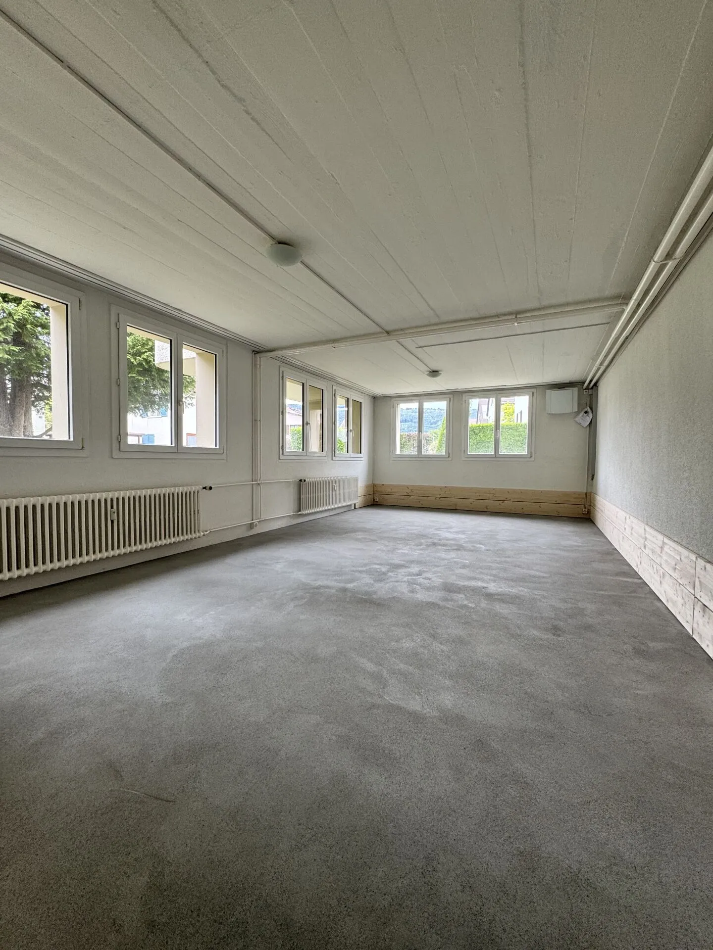 Espace commercial avec qualité de retraite - Optimal pour bureau ou cabinet - Photo 1 sur 4