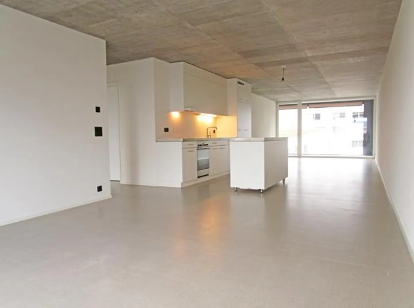 Light-flooded 3.5 room apartment - Photo 2 of 5