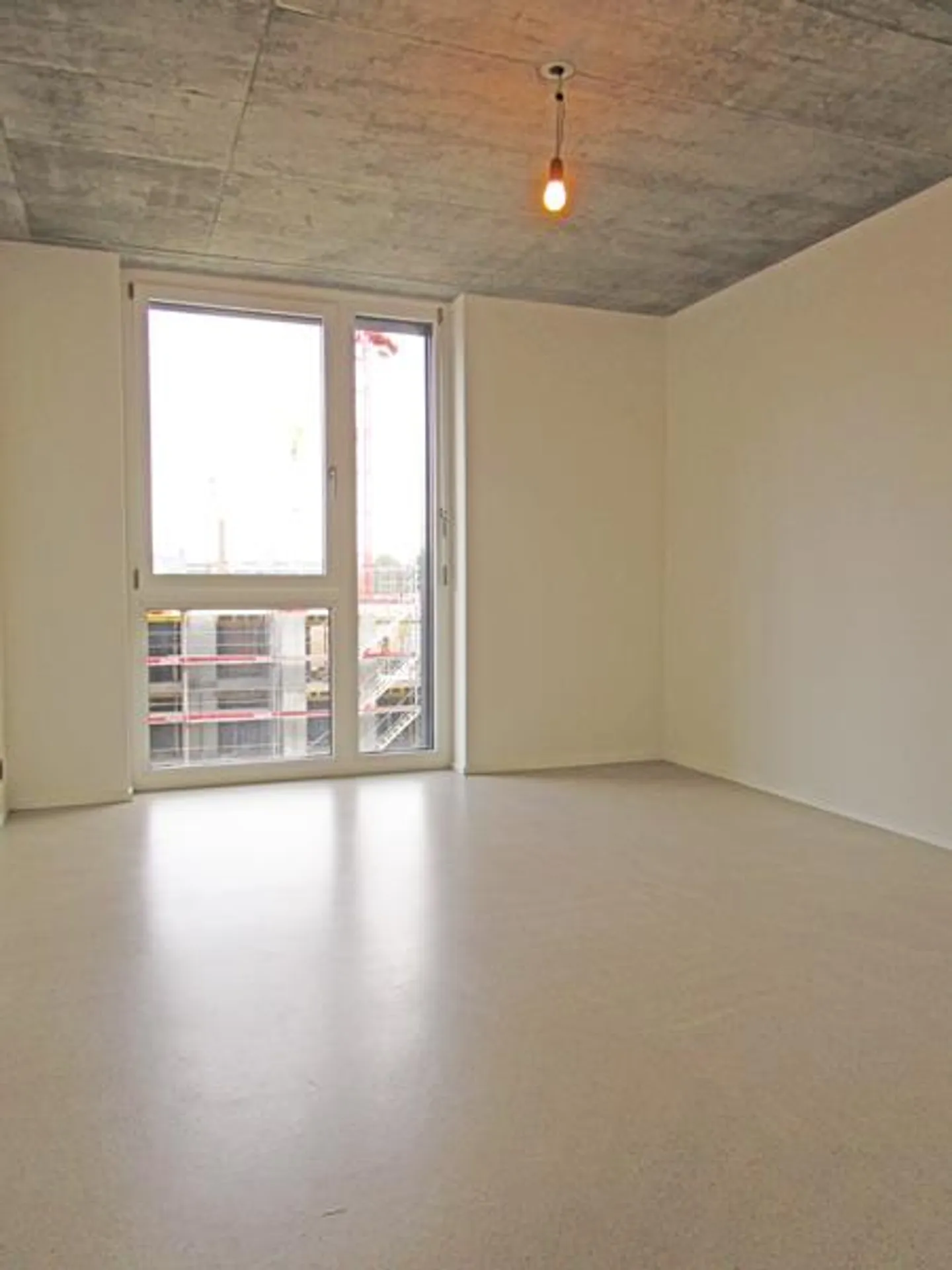 Light-flooded 3.5 room apartment - Photo 3 of 5