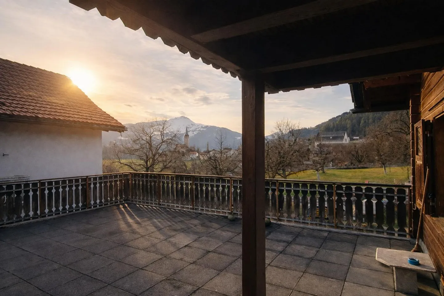 Bright 5-room apartment with separate office and large terrace - Photo 3 of 9