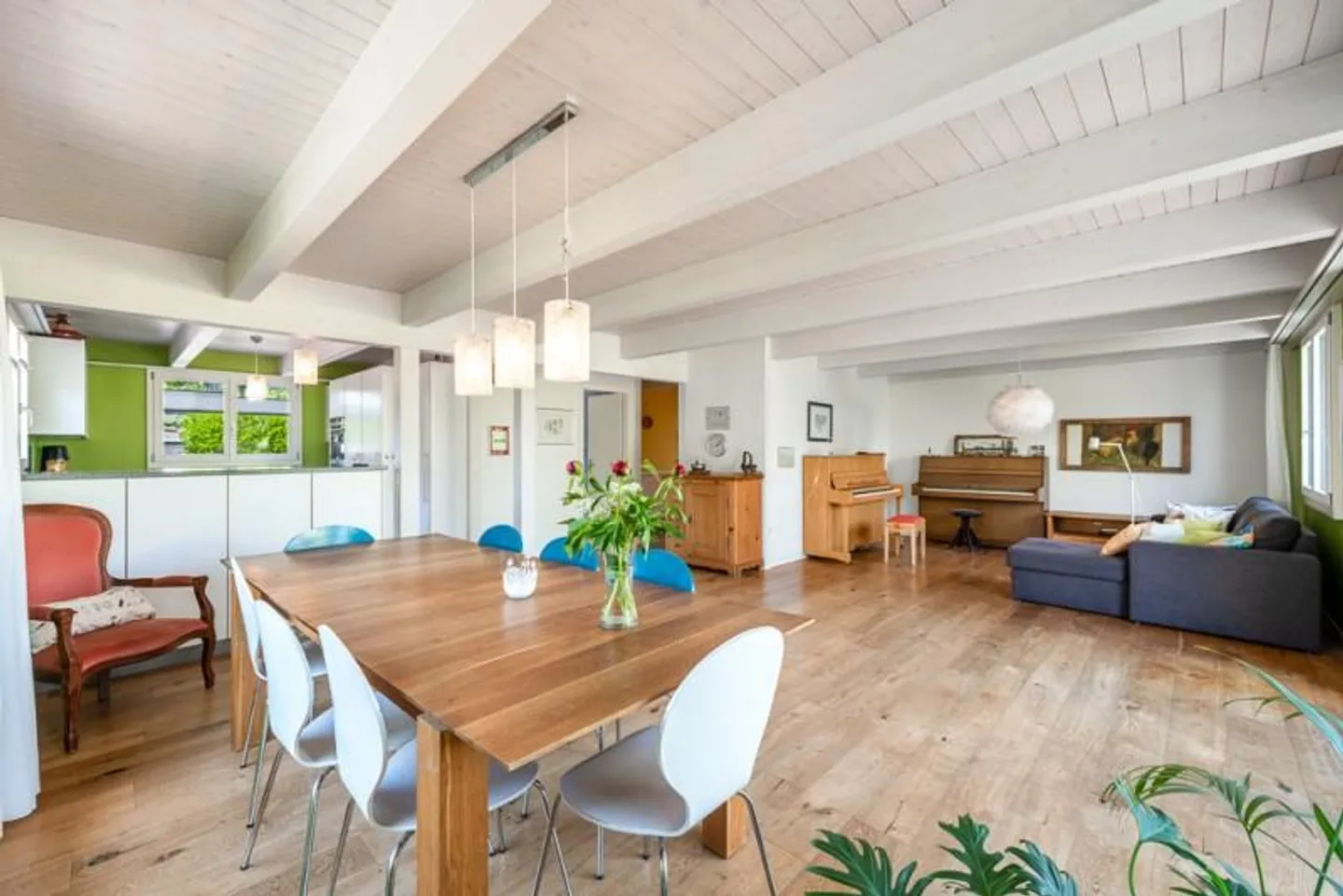 Arriving Home - in a quiet, central location - Photo 4 of 10