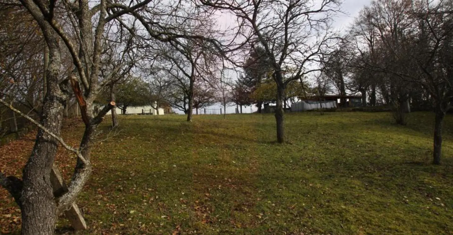 Terreno edificabile in un luogo tranquillo e aperto - Foto 2 di 9