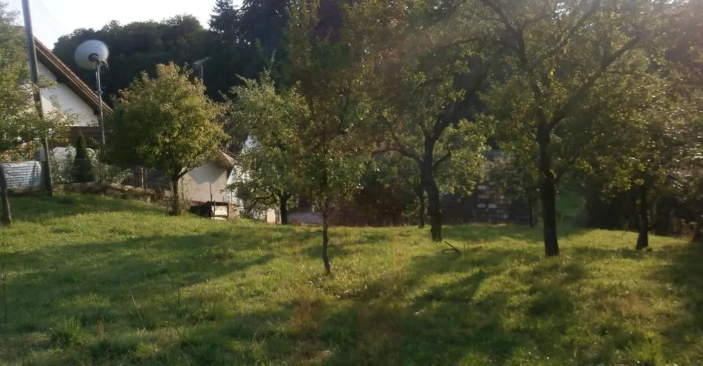 Terreno edificabile in un luogo tranquillo e aperto - Foto 4 di 9