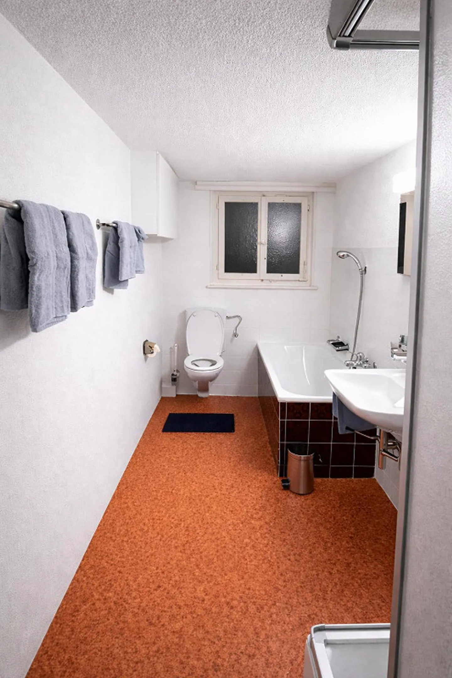 Bright 5-room apartment with separate office and large terrace - Photo 9 of 9