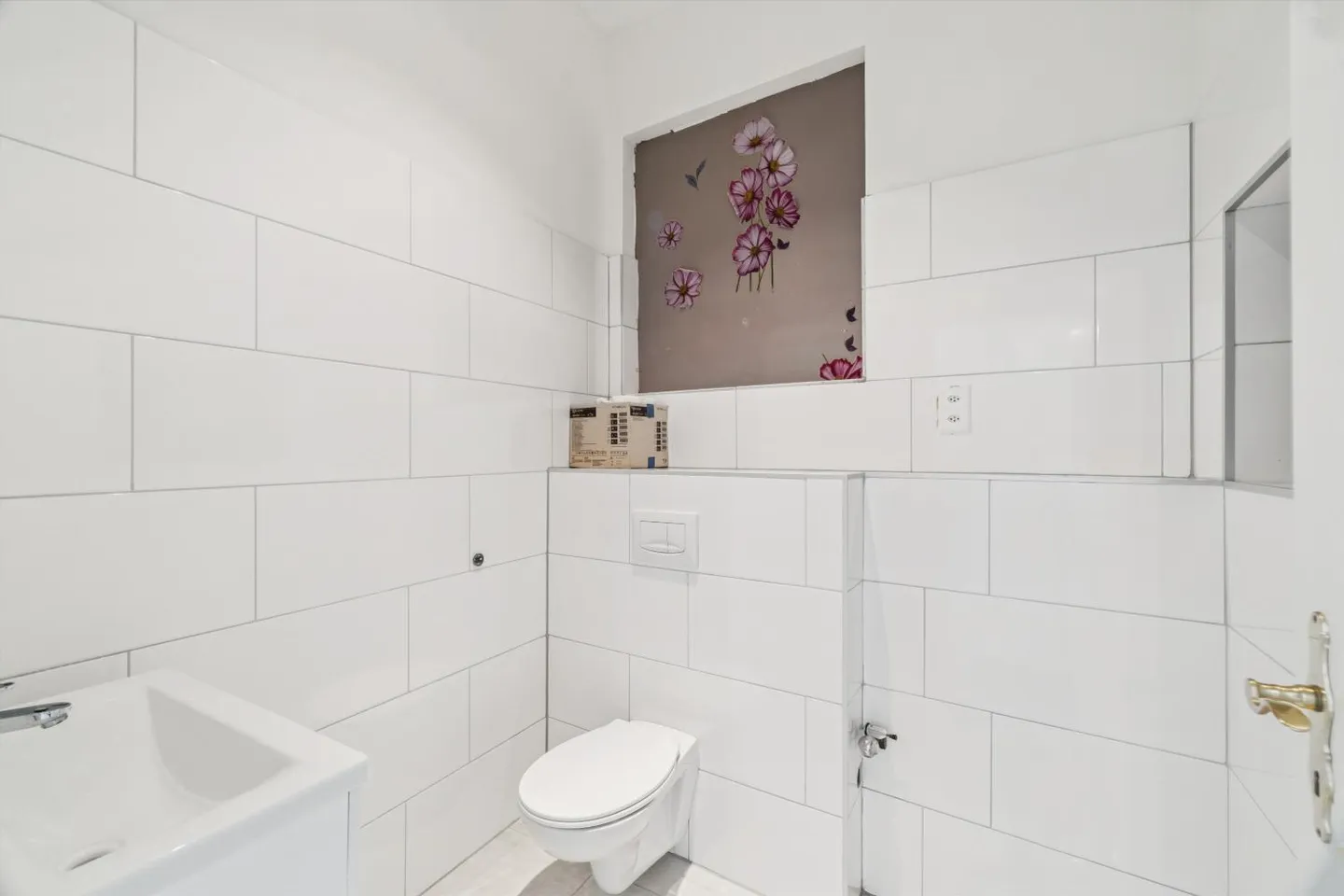 Light-flooded commercial space with flexible layout directly at Klusplatz - Photo 4 of 7