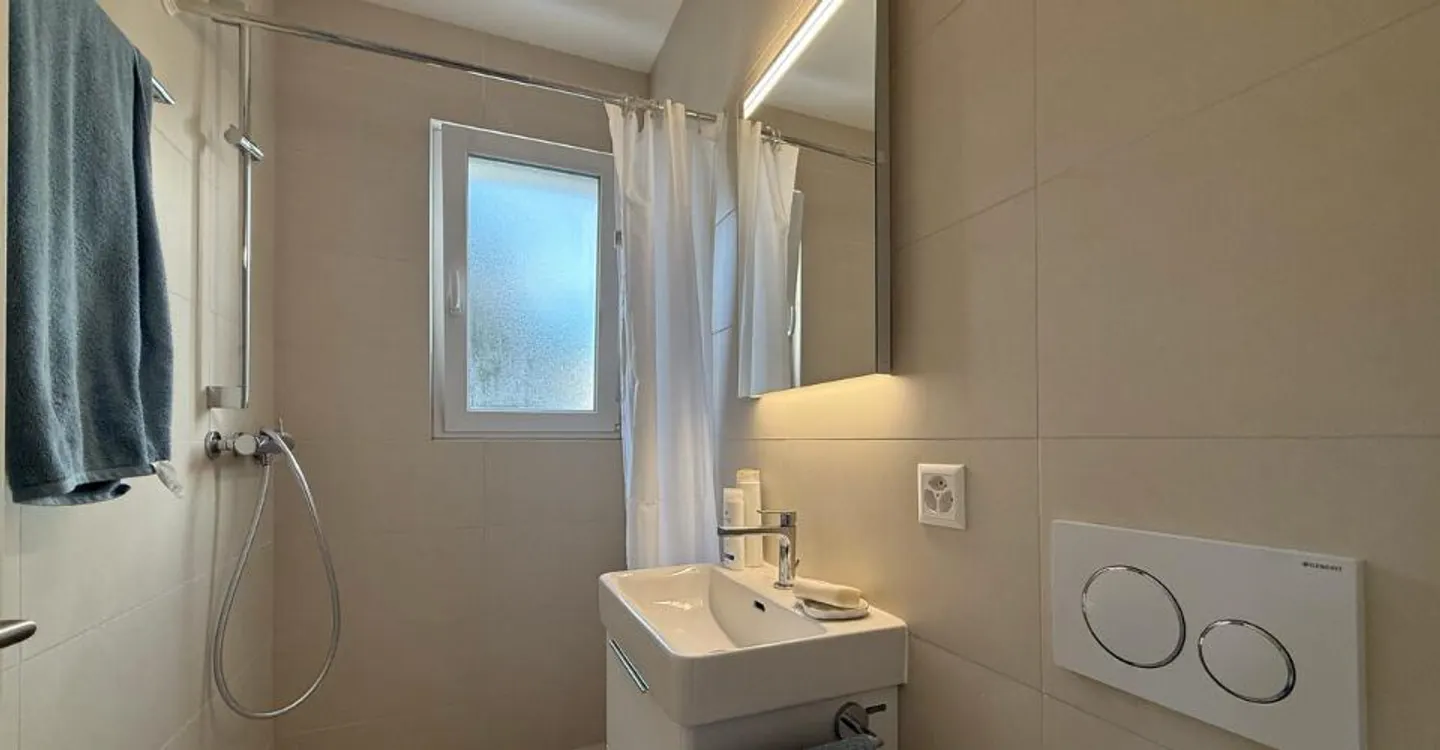 Charming Apartment in Crans-Montana - Photo 3 of 5
