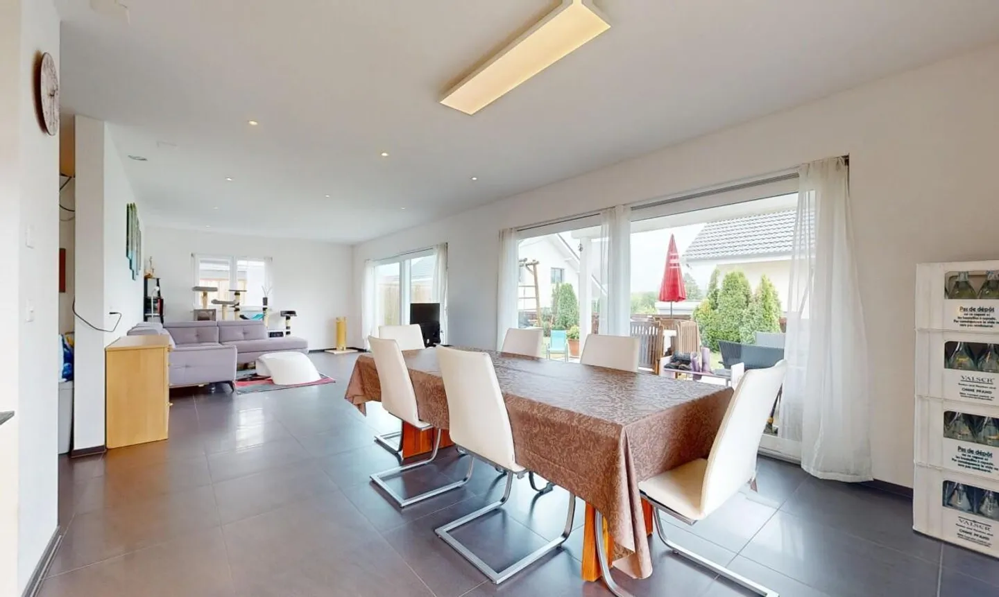 Maison lumineuse de 6,5 pièces dans un emplacement calme avec beaucoup d'espace - Photo 2 sur 11