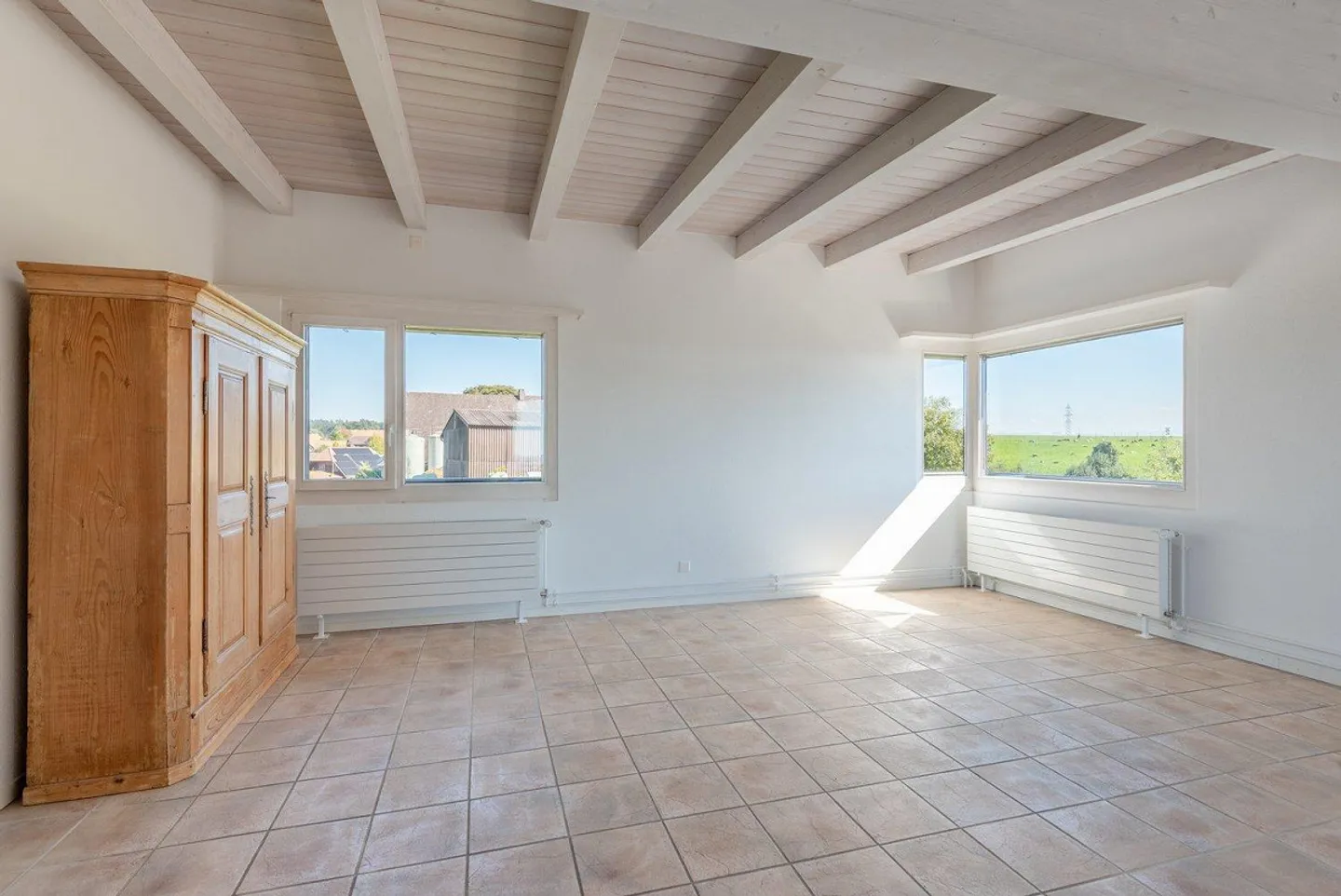 Appartamento 5.5 stanze appena ristrutturato con panorama, terrazza sul tetto e balcone - sole garantito - Foto 9 di 13