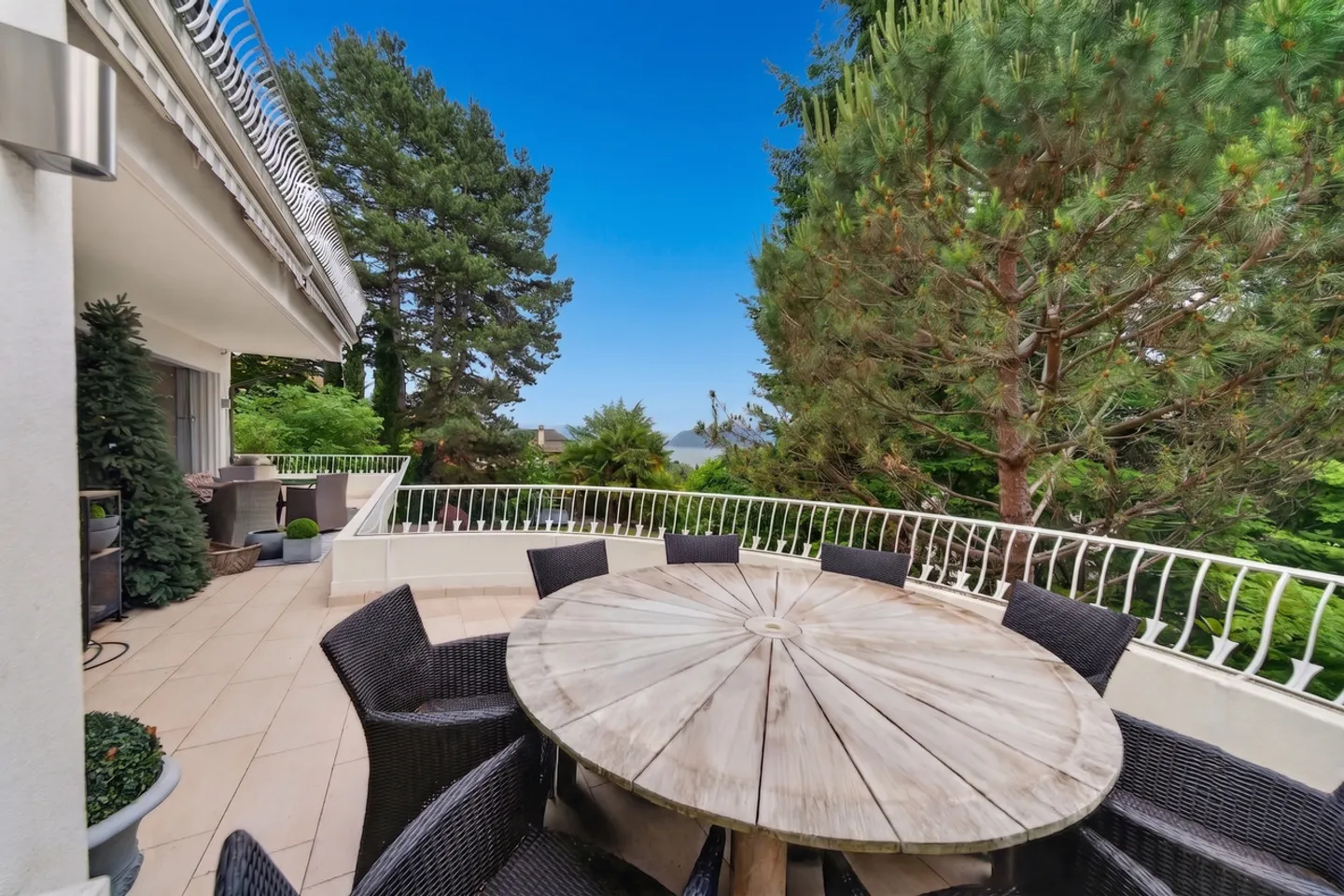 Stunning Detached House in Pully - Photo 9 of 12