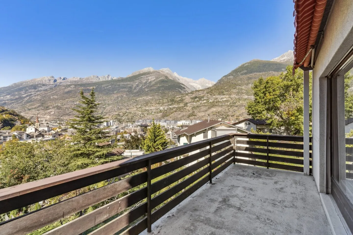 Maison de colline tranquille à Visp avec grand terrain et vue - Photo 1 sur 13