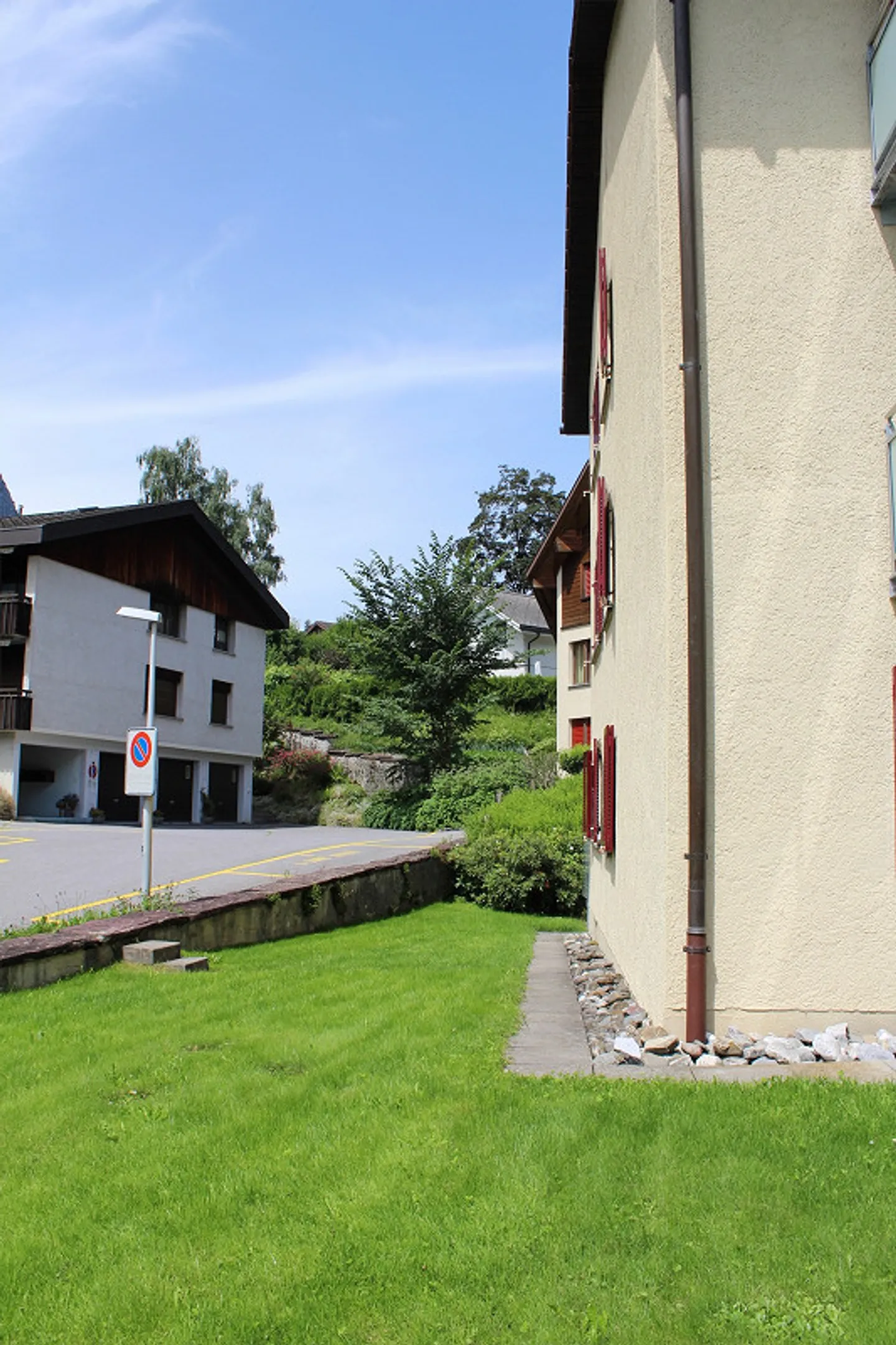 schöne 4-Zimmerwohnung in Schwanden zu vermieten - Foto 1 von 7