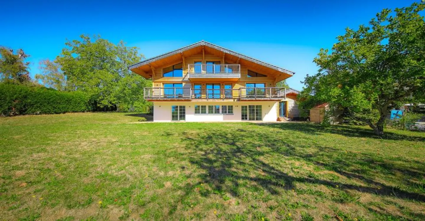 Villa familiale rénovée près de Lausanne - Photo 1 sur 13
