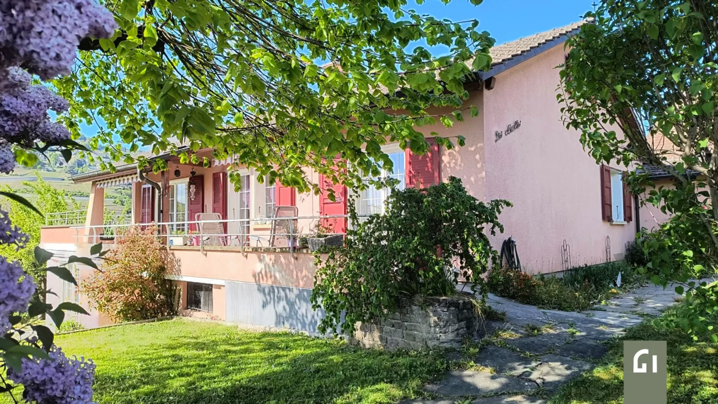 Charming Family Home with Apartment - Photo 8 of 10