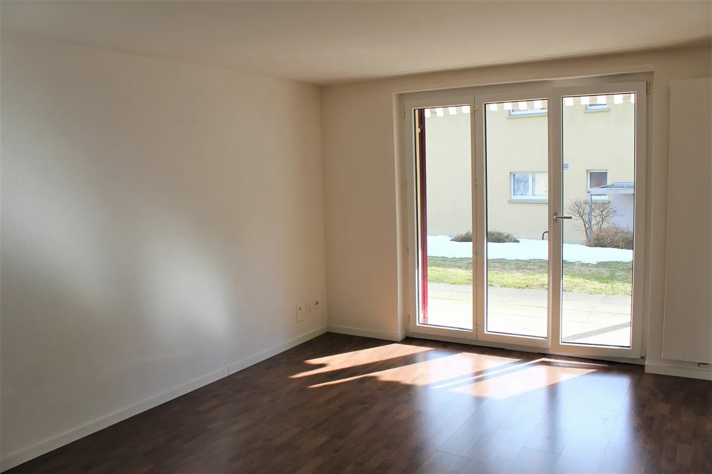 schöne 4-Zimmerwohnung in Schwanden zu vermieten - Foto 3 von 7