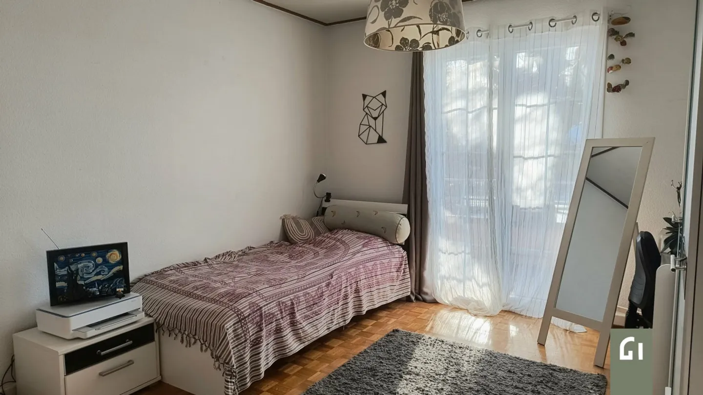 Charming Family Home with Apartment - Photo 7 of 10