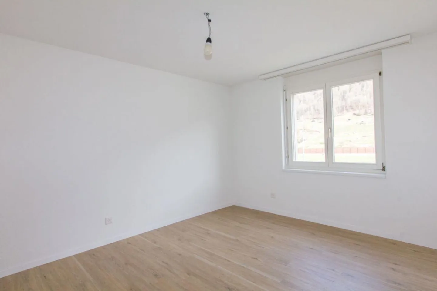 Dans un bel emplacement résidentiel avec un grand balcon ensoleillé - Photo 10 sur 17