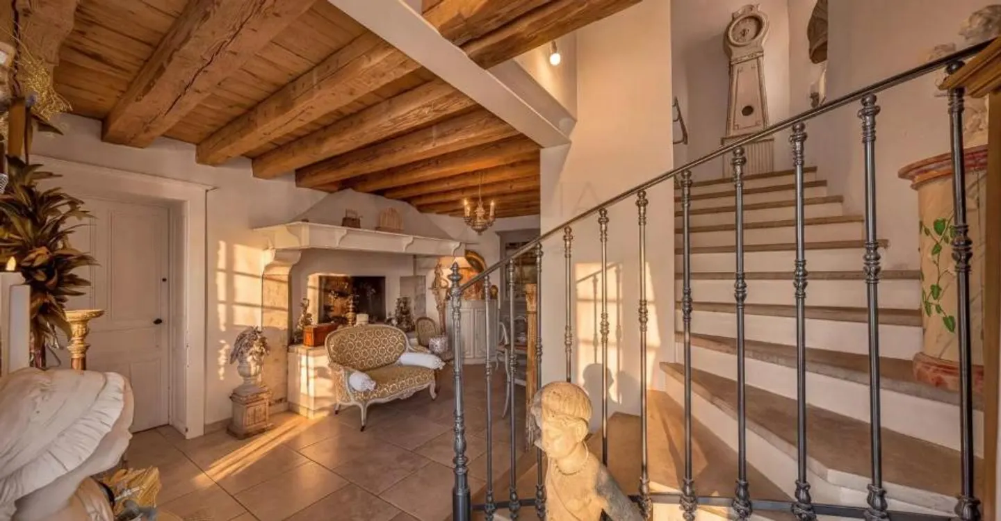 Renoviertes Dorfhaus mit Berg- und Seeblick, Givrins - Foto 2 von 7