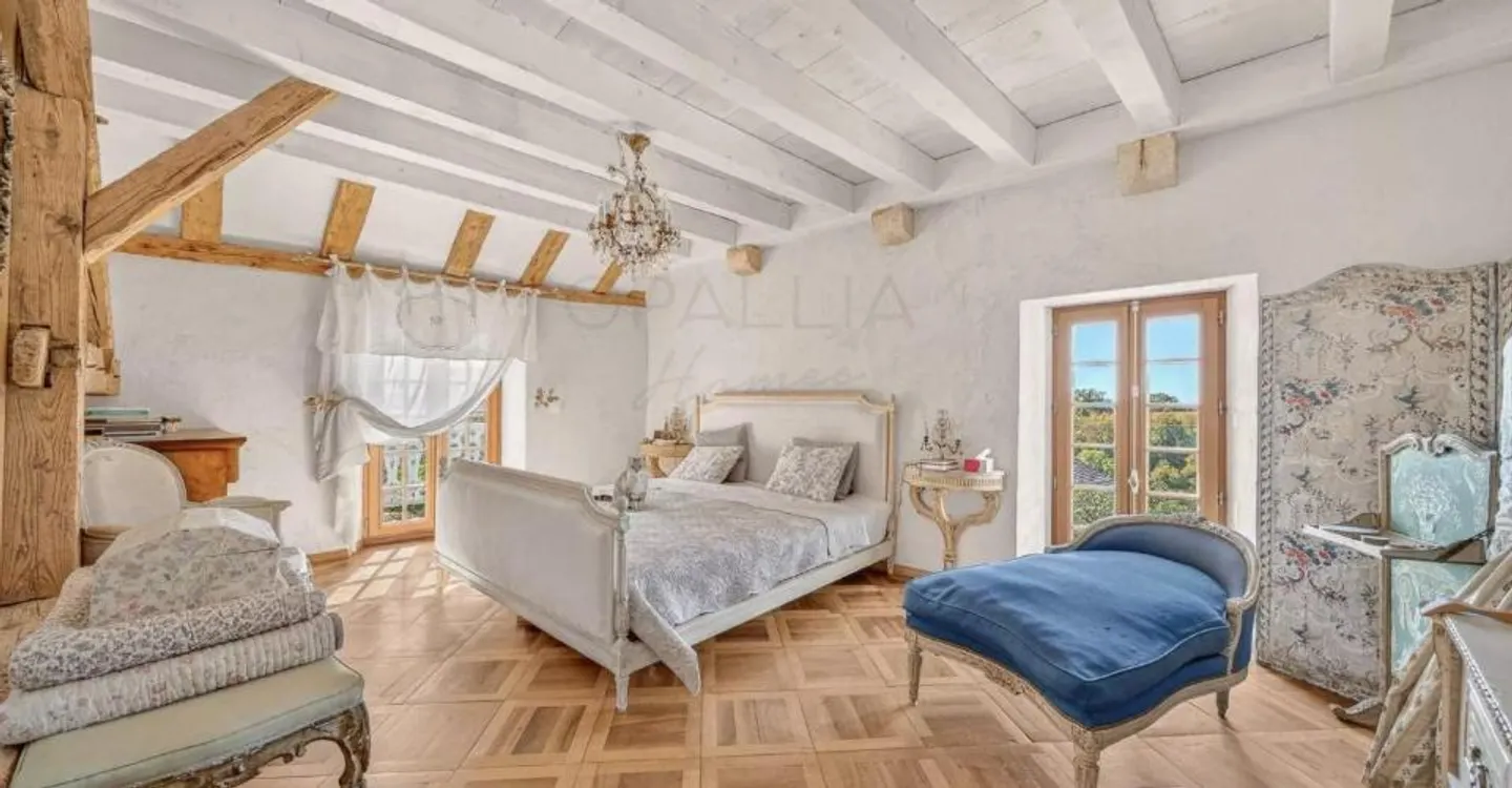 Renoviertes Dorfhaus mit Berg- und Seeblick, Givrins - Foto 6 von 7