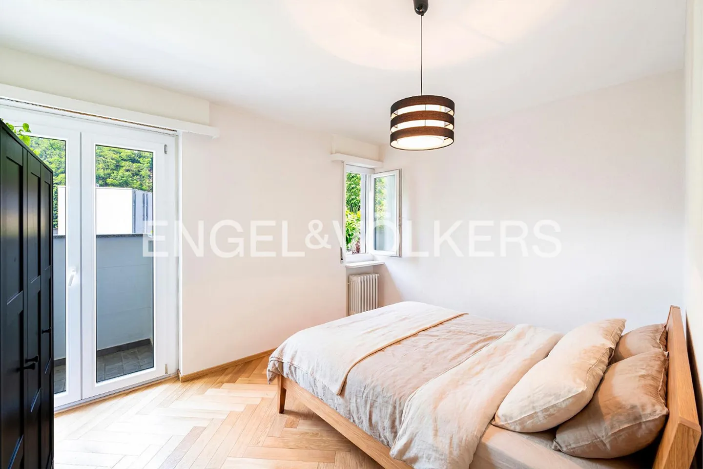 Modern Elegance in Paradiso - Photo 8 of 11
