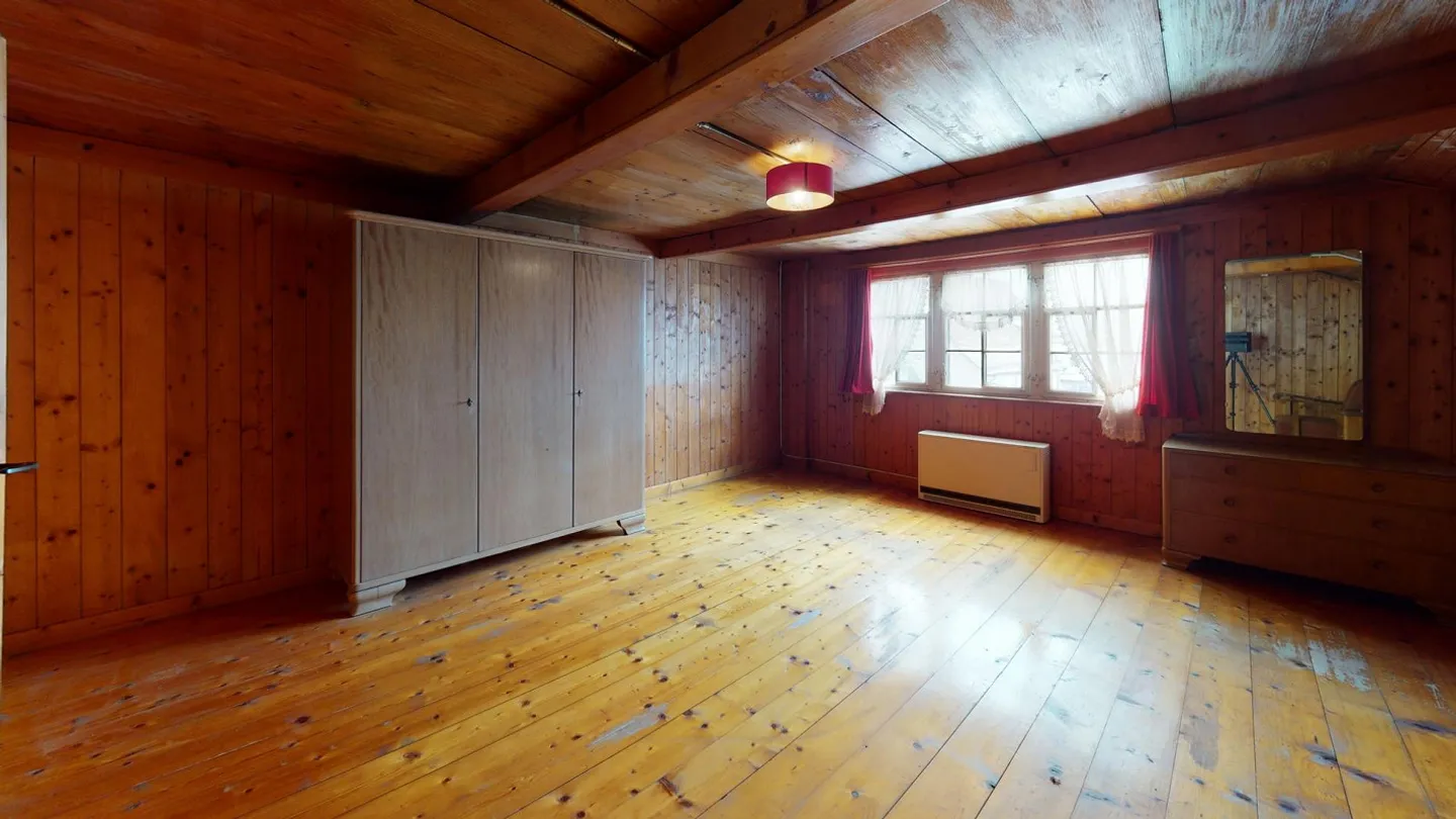 Casa bifamiliare spaziosa con fienile e ampi terreni in vendita - Foto 10 di 13