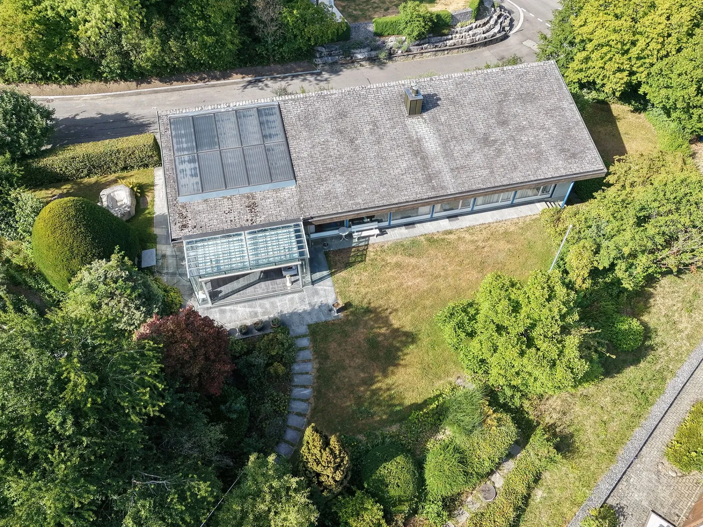 Luxuriöses freistehendes Haus mit Garten - Foto 3 von 38