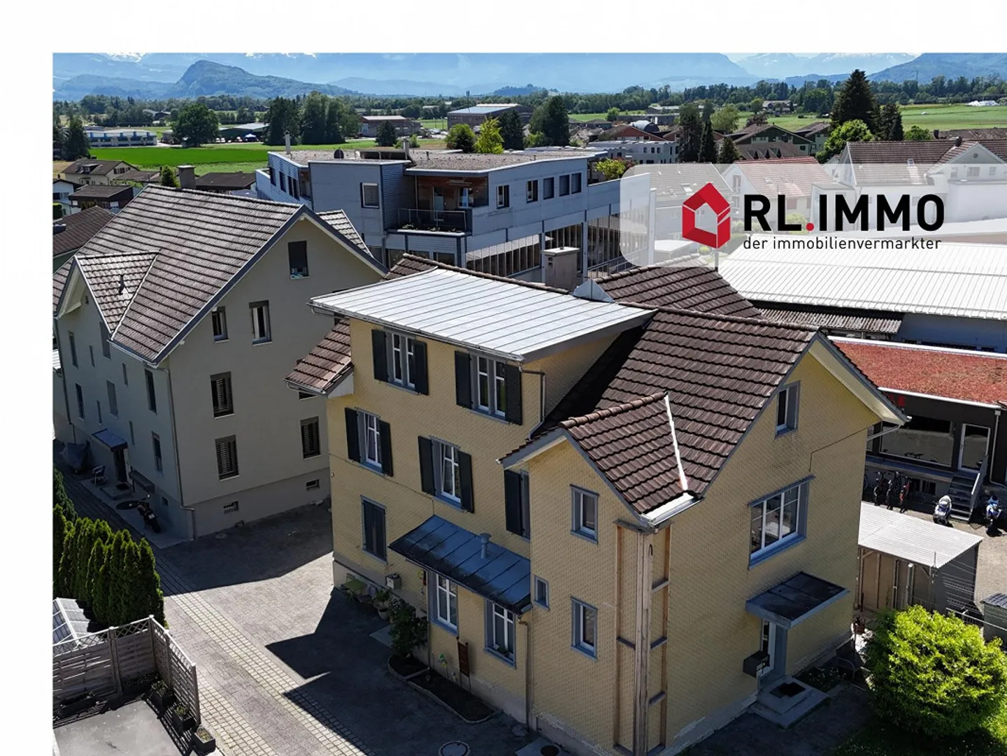 Deux maisons multifamiliales entièrement louées à Rebstein - Photo 1 sur 18