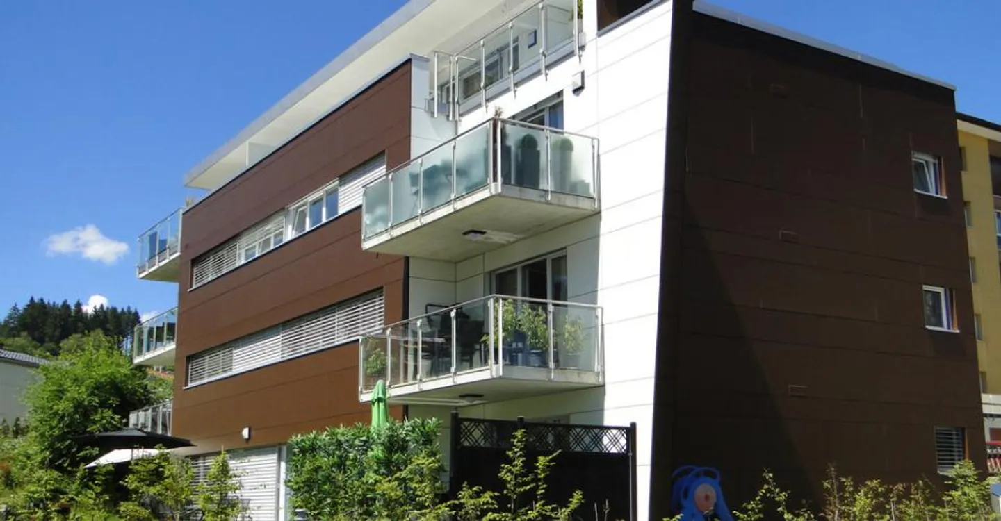 4-room apartment with balcony - Photo 2 of 3
